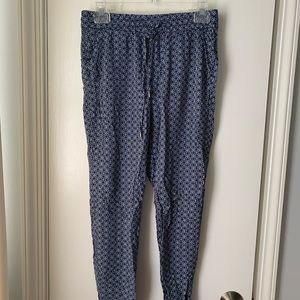 XS patterned pants